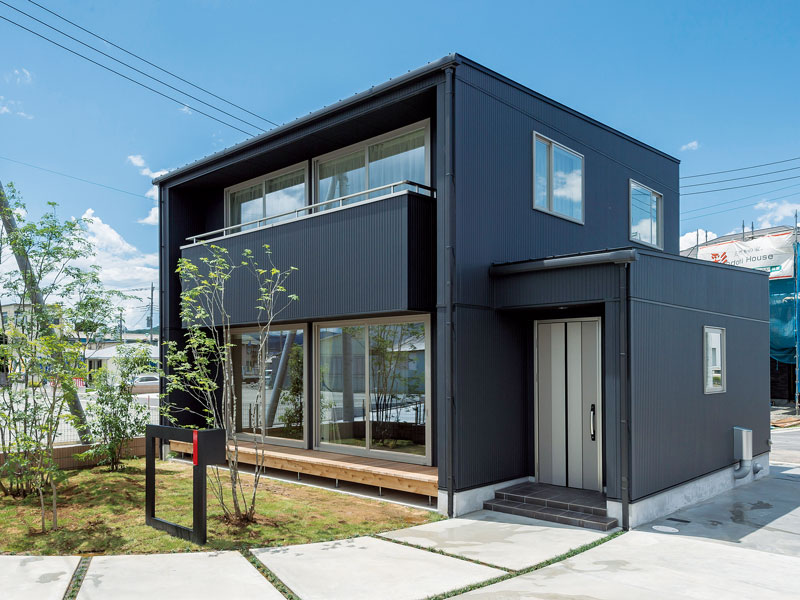 風景との調和を楽しむフラットな住まい Hirayaの家 香川県のハウスメーカー 工務店 リフォームの情報サイト Iepro イエプロ