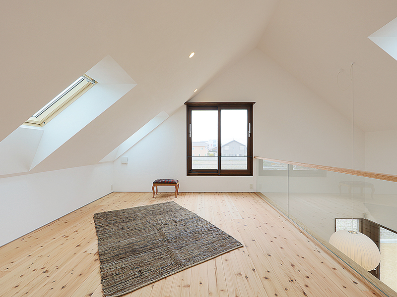 仕切りのない開放的な空間を彩る上質なマテリアル 香川県のハウスメーカー 工務店 リフォームの情報サイト Iepro イエプロ